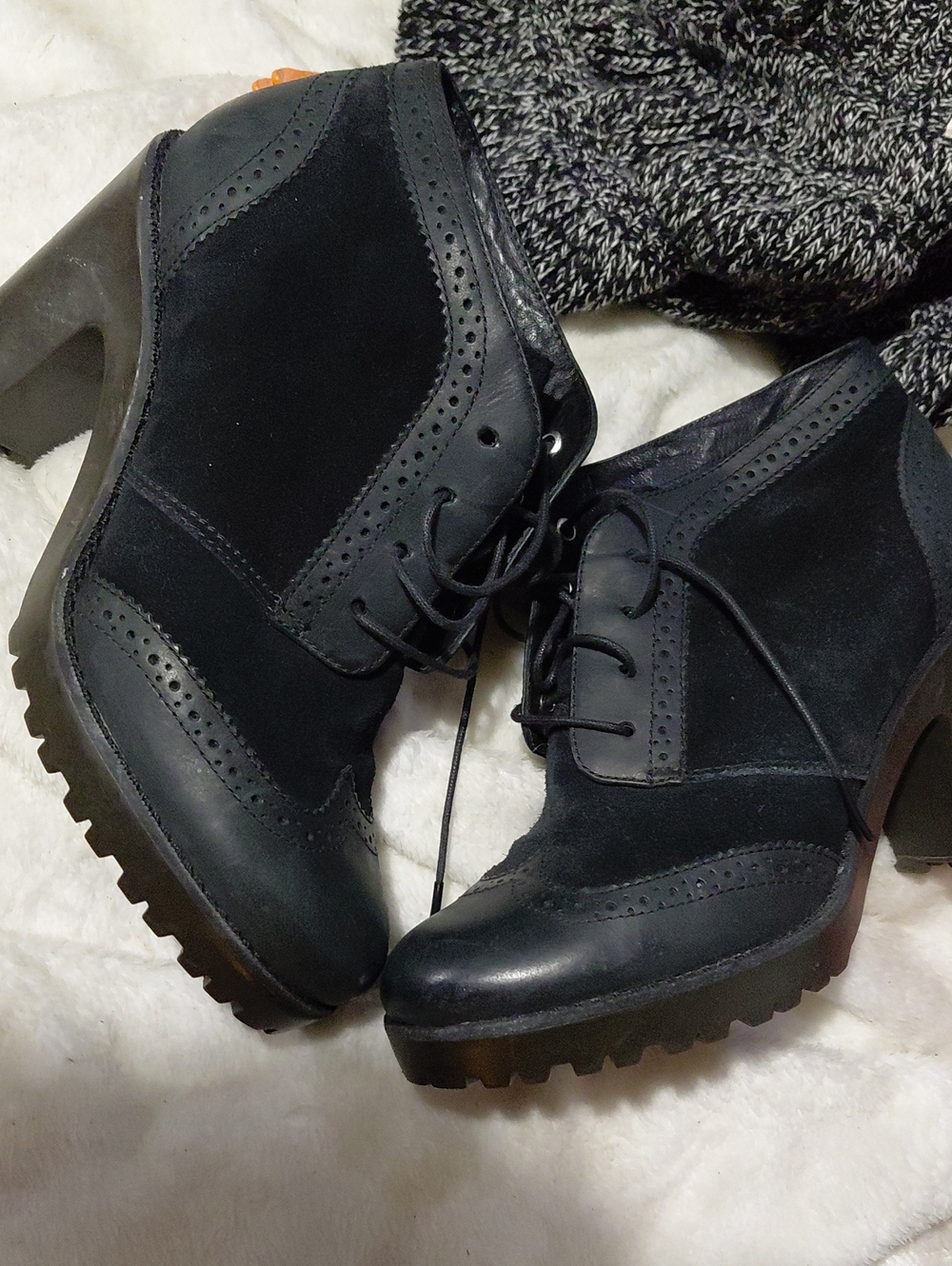 Sperry Black Lace-Up Wingtip Block Heel Boots